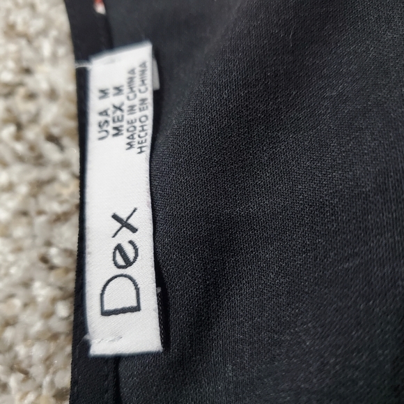 3/$25 Dex Floral Vneck blouse with tie sleeves in size small - Picture 3 of 4